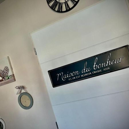 Logement Privatif Avec Jacuzzi Leilighet Bergues Eksteriør bilde