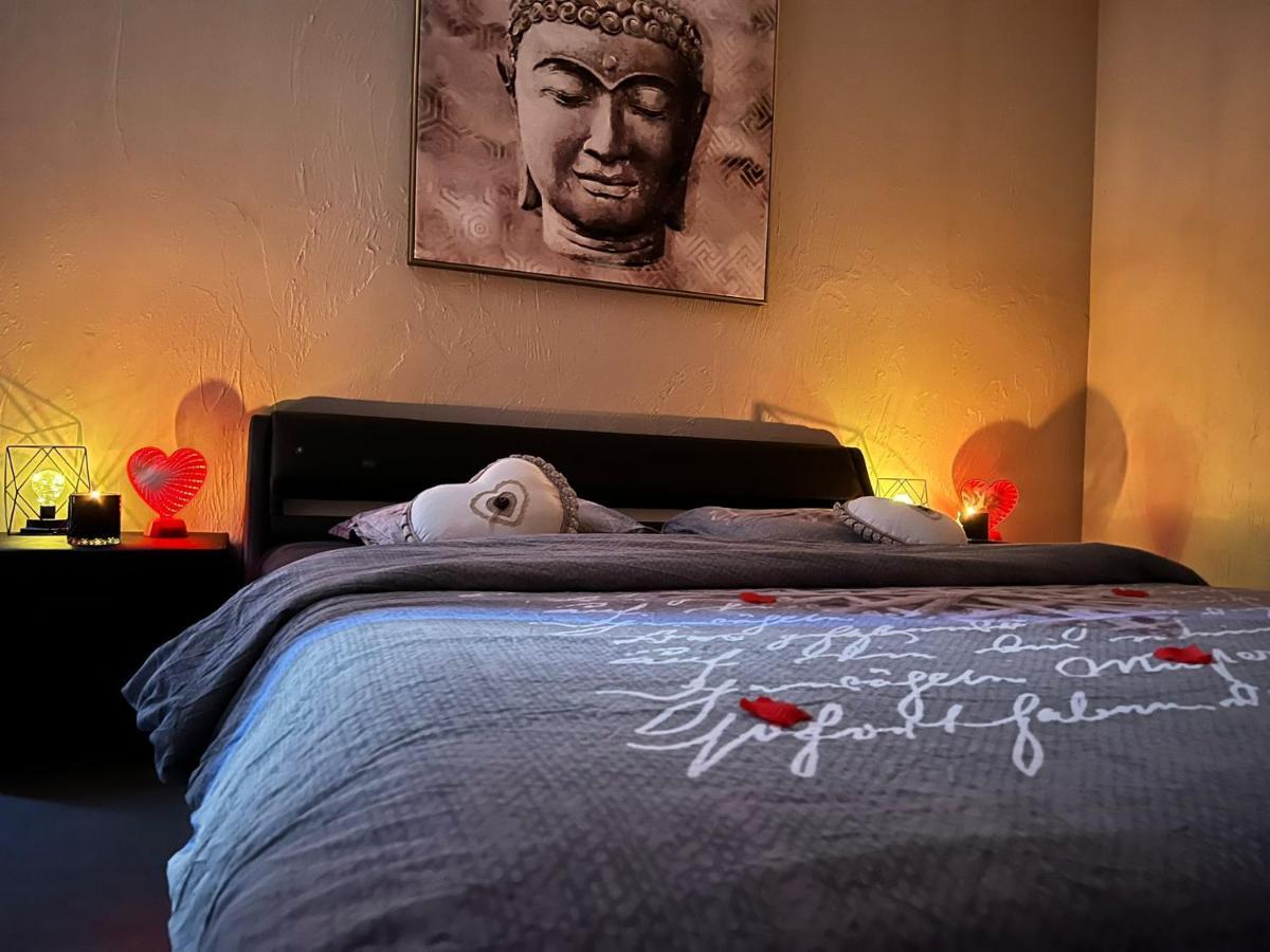 Logement Privatif Avec Jacuzzi Leilighet Bergues Eksteriør bilde